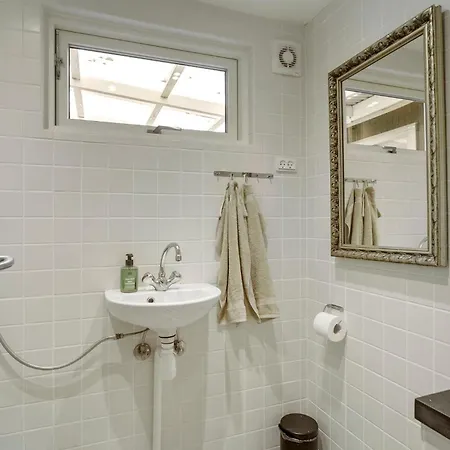 4 Bedroom Cozy In בית נופש Vejby