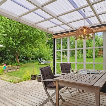 4 Bedroom Cozy In Vejby