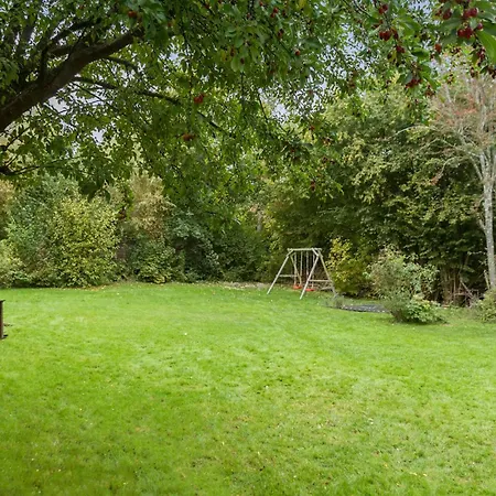 4 Bedroom Cozy In Дом отдыха *