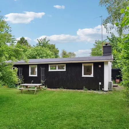 4 Bedroom Cozy In Vejby